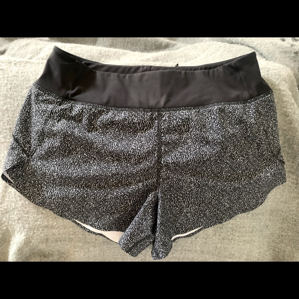 Athleta Run With It Shorts | Size Small
